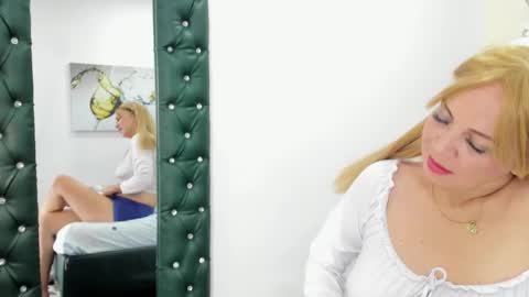 janeska online show from December 2024 03:44:02 PM