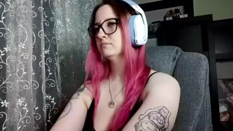 Persa online show from April 2026 06:03:02 PM