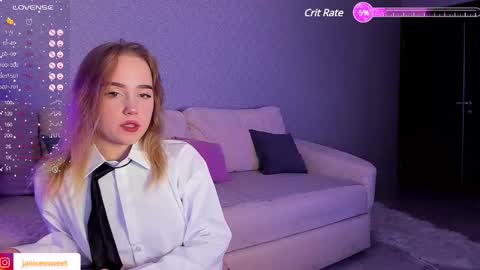 Snapshot of janice_sweet chatting on February 2025 02:41:01 AM Janice online show from February 2025 02:41:01 AM