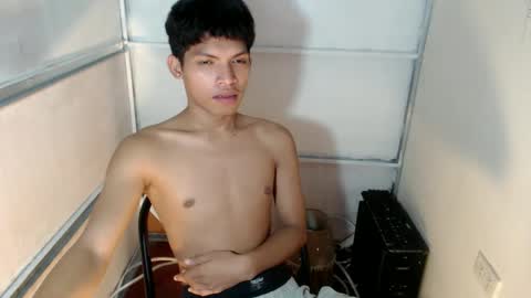 janlloyd04 online show from April 2026 03:31:02 PM