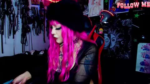 Snapshot of janna_ink chatting on December 2025 09:54:01 PM online show from December 2025 09:54:01 PM