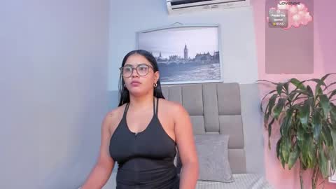 Janna online show from November 2025 11:01:02 AM