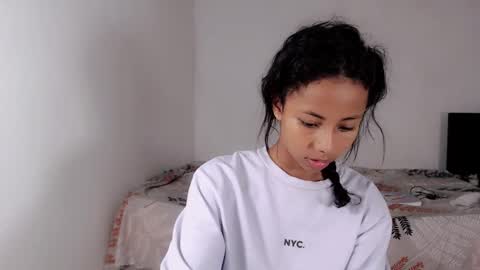 Snapshot of jasmin_brunette_ chatting on December 2025 11:52:01 AM Jasmin online show from December 2025 11:52:01 AM