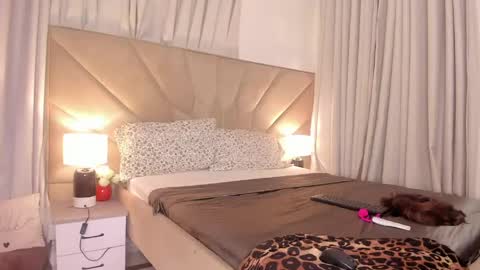 Snapshot of jasmin_melons chatting on April 2026 03:42:02 AM jasmin_melons online show from April 2026 03:42:02 AM
