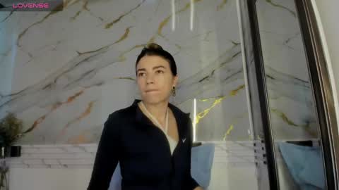 Snapshot of jasmine_hyper_1 chatting on December 2024 02:57:01 PM Jas online show from December 2024 02:57:01 PM