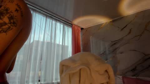 Snapshot of jasmine_hyper_1 chatting on December 2024 01:50:01 PM Jas online show from December 2024 01:50:01 PM