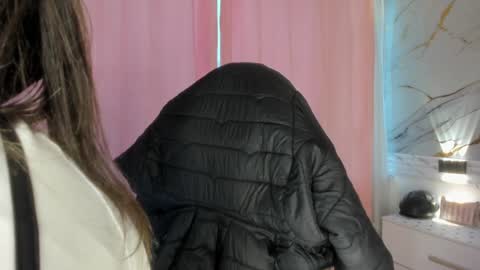 Snapshot of jasmine_hyper_1 chatting on December 2024 02:12:01 PM Jas online show from December 2024 02:12:01 PM