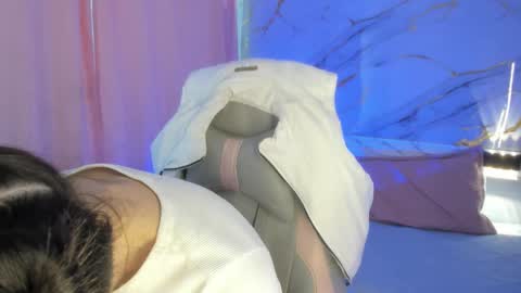 Snapshot of jasmine_hyper_1 chatting on February 2025 06:31:01 PM Jas online show from February 2025 06:31:01 PM