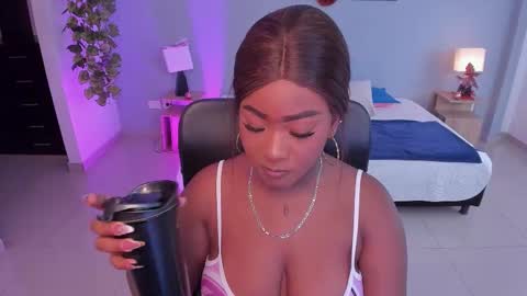 Snapshot of jasminecampbell chatting on December 2025 08:48:01 PM Instagram jasminecampbell1 online show from December 2025 08:48:01 PM