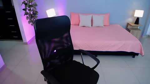 Snapshot of jasminecampbell chatting on February 2026 01:47:01 PM Instagram jasminecampbell1 online show from February 2026 01:47:01 PM