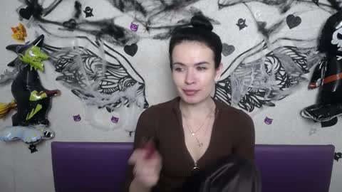 JasmineKouch online show from November 2025 06:41:02 PM