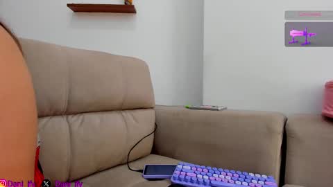 Snapshot of javi_8812 chatting on November 2025 02:10:01 AM dani and javi online show from November 2025 02:10:01 AM