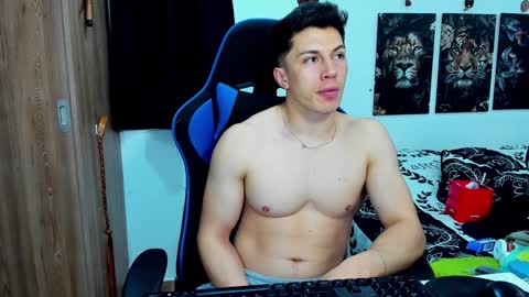 Snapshot of javiersexymann chatting on December 2024 11:07:01 PM Javier online show from December 2024 11:07:01 PM