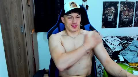 Snapshot of javiersexymann chatting on December 2024 05:22:01 PM Javier online show from December 2024 05:22:01 PM