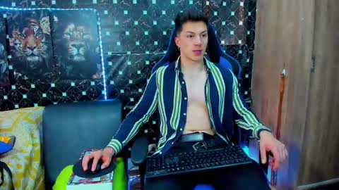 Snapshot of javiersexymann chatting on September 2025 09:09:01 PM Javier online show from September 2025 09:09:01 PM