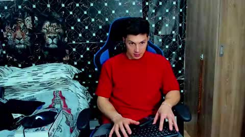 Javier online show from February 2026 10:51:02 PM