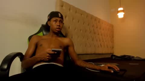 Snapshot of jax_maliq chatting on November 2025 02:03:02 AM jax_maliq online show from November 2025 02:03:02 AM