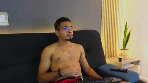 Snapshot of jaybrown_1 chatting on October 2025 03:38:01 AM Jay online show from October 2025 03:38:01 AM