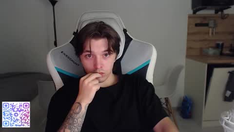 Jayce online show from October 2025 06:47:01 PM