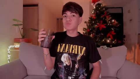 jaythomax online show from December 2024 08:42:01 PM