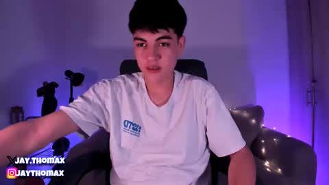 jaythomax online show from February 2025 04:14:01 AM