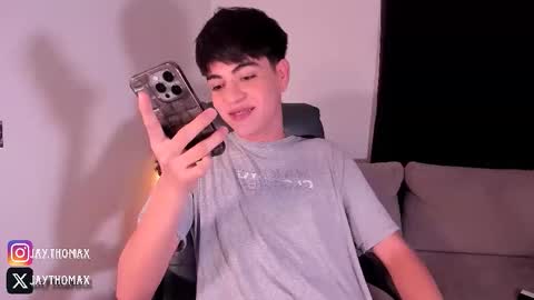 jaythomax online show from September 2025 12:00:02 AM