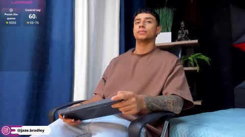 Snapshot of jaze_bradley chatting on November 2025 11:27:01 AM jaze_bradley online show from November 2025 11:27:01 AM