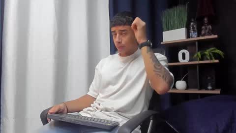 Snapshot of jaze_bradley chatting on November 2025 11:32:02 AM jaze_bradley online show from November 2025 11:32:02 AM