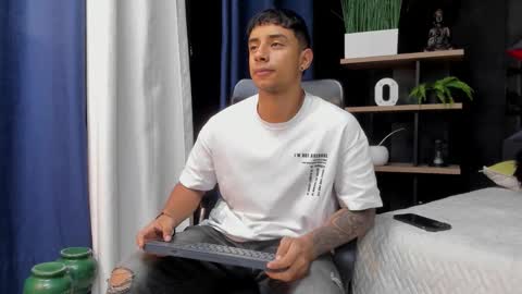 Snapshot of jaze_bradley chatting on December 2025 11:15:01 AM jaze_bradley online show from December 2025 11:15:01 AM