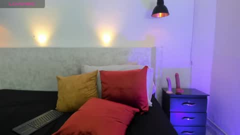 Jazmin online show from May 2026 01:02:04 AM