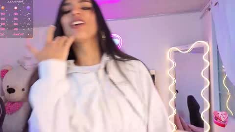 Jazmin  online show from November 2025 11:32:01 AM