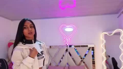 Jazmin  online show from November 2025 11:42:02 AM