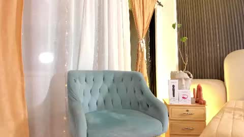 Snapshot of jazminn_01 chatting on July 2026 05:10:02 AM Jazmin online show from July 2026 05:10:02 AM