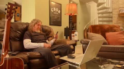 Snapshot of jdineuless chatting on January 2025 08:14:01 PM JDinEuless online show from January 2025 08:14:01 PM