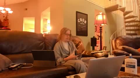 Snapshot of jdineuless chatting on October 2025 01:06:02 PM JDinEuless online show from October 2025 01:06:02 PM