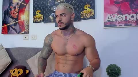 Snapshot of jean_lopez chatting on March 2025 12:16:01 AM Jean axelcrow Modelo Independiente online show from March 2025 12:16:01 AM