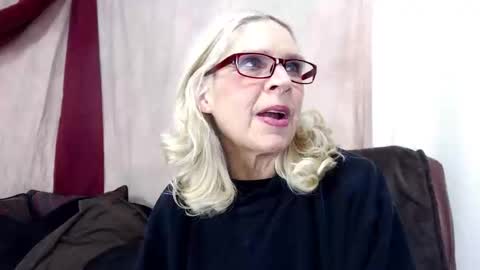 Snapshot of jean_saint_sin chatting on December 2025 07:04:01 AM Jean Saint Sin online show from December 2025 07:04:01 AM