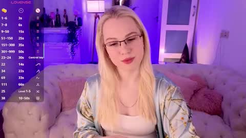 Jean online show from November 2025 09:16:01 PM