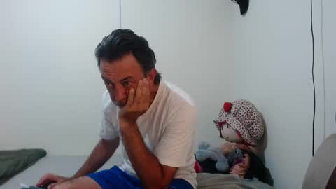 jeans_and_emma online show from April 2026 01:14:02 AM