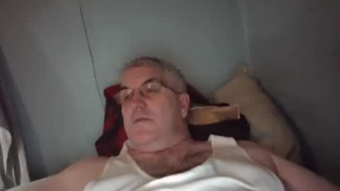 Snapshot of jecko71 chatting on December 2024 06:24:02 AM dadbody71 online show from December 2024 06:24:02 AM