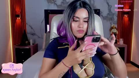 Snapshot of jeen_taylor chatting on October 2025 08:21:02 PM Jeen Taylor online show from October 2025 08:21:02 PM