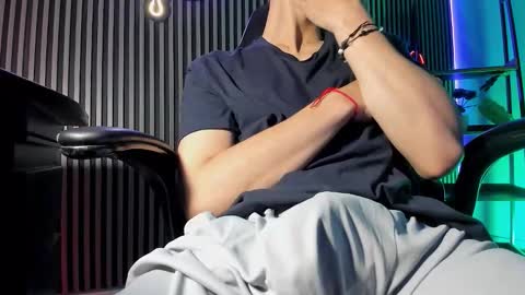 Jeff  online show from December 2025 01:29:01 PM