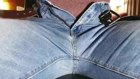 jeffersonel online show from November 2025 05:21:01 AM