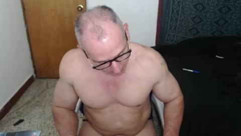 Snapshot of jefmuscletw chatting on October 2025 03:10:02 AM brayam online show from October 2025 03:10:02 AM