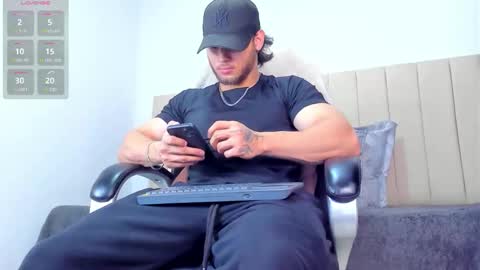 jeicob gagnon online show from April 2026 08:20:01 AM