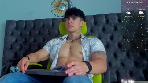 Snapshot of jeins_carter chatting on December 2024 05:00:01 PM JC online show from December 2024 05:00:01 PM