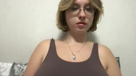 Inna  online show from September 2025 03:38:02 PM