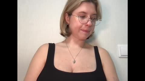 Inna  online show from November 2025 06:02:02 AM