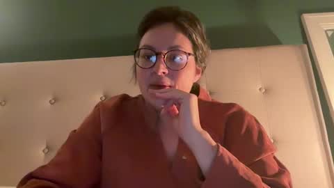 Snapshot of jellybeanin chatting on January 2025 02:19:01 PM Jelli online show from January 2025 02:19:01 PM