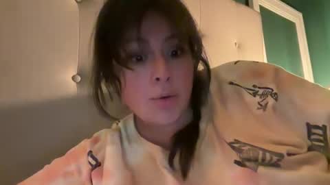 Snapshot of jellybeanin chatting on January 2025 01:17:02 PM Jelli online show from January 2025 01:17:02 PM